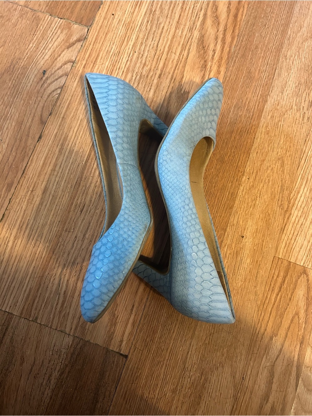 EUC Abella Light Blue Snake Skin Pointed-Toe Pumps
